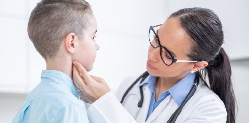 dolor garganta historial medico